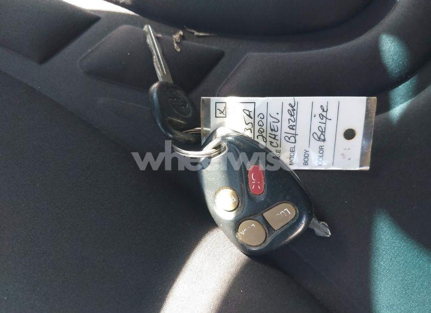 Photo 11 of 2000 Chevrolet Blazer (VIN 1GNCS13W0Y2244381)