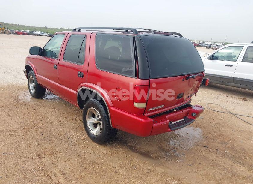 Photo 3 of 2001 Chevrolet Blazer LT (VIN 1GNCS13W112137572)