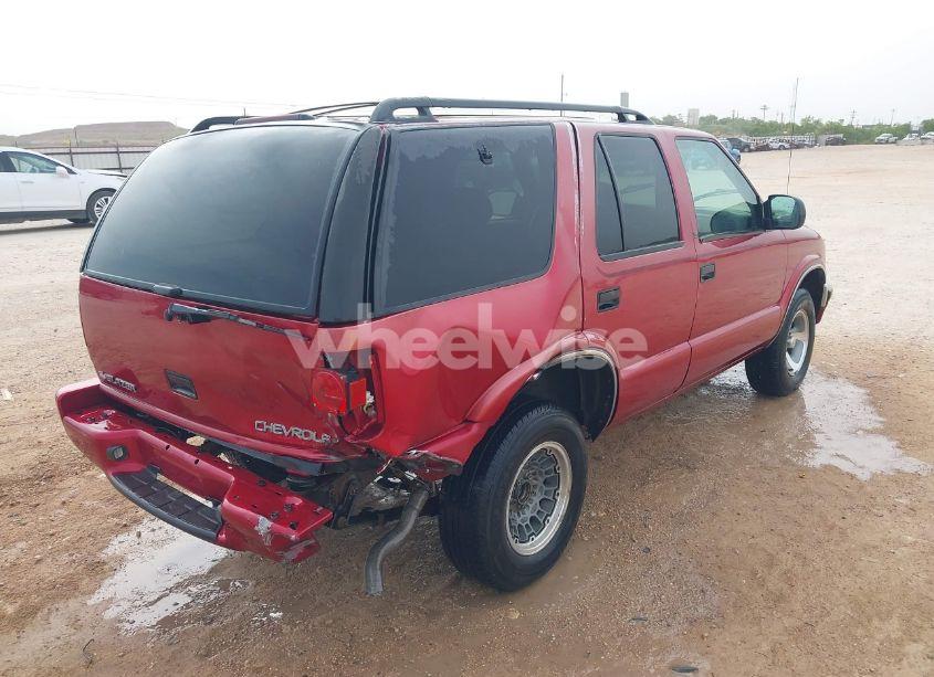Photo 4 of 2001 Chevrolet Blazer LT (VIN 1GNCS13W112137572)