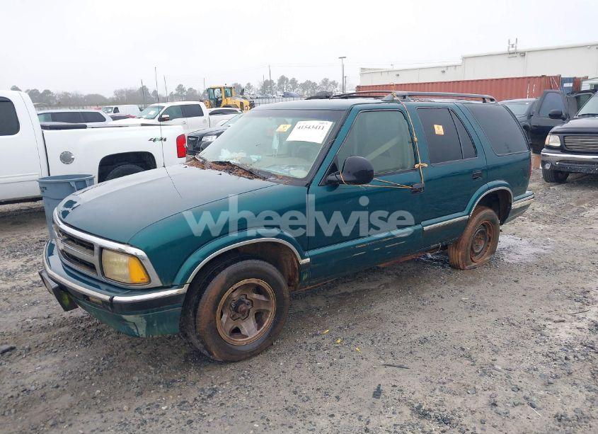 Photo 2 of 1997 Chevrolet Blazer LS (VIN 1GNCS13W1V2261394)