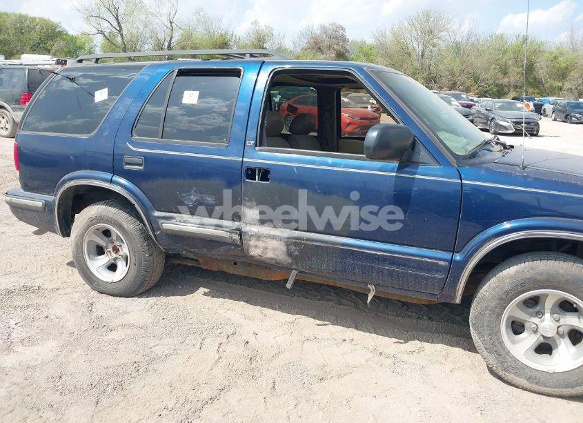 Photo 6 of 1999 Chevrolet Blazer LT (VIN 1GNCS13W1X2120019)