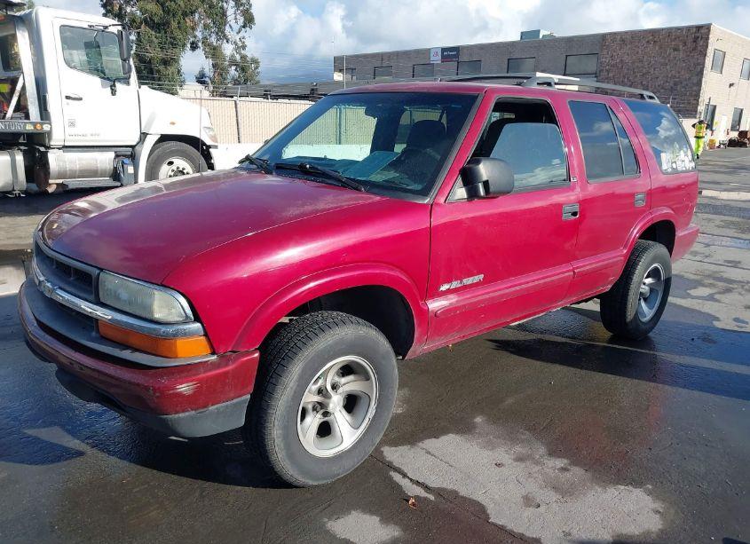 Photo 2 of 2002 Chevrolet Blazer LS (VIN 1GNCS13W22K106123)