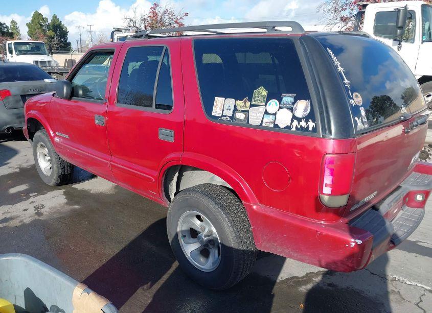 Photo 3 of 2002 Chevrolet Blazer LS (VIN 1GNCS13W22K106123)