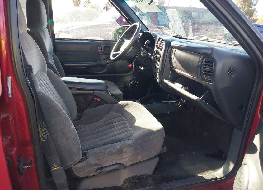 Photo 5 of 2002 Chevrolet Blazer LS (VIN 1GNCS13W22K106123)