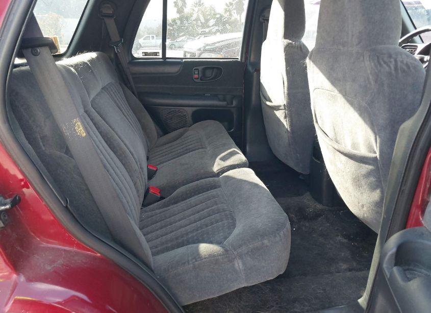 Photo 8 of 2002 Chevrolet Blazer LS (VIN 1GNCS13W22K106123)