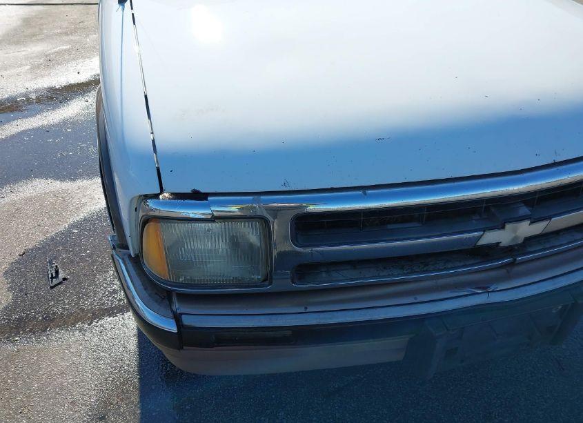 Photo 6 of 1997 Chevrolet Blazer LS (VIN 1GNCS13W2V2134153)