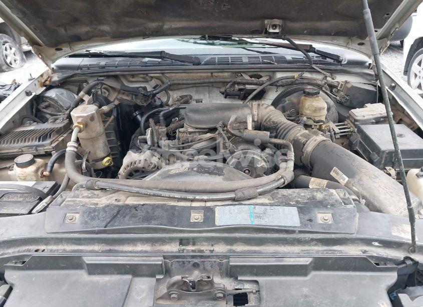 Photo 10 of 2000 Chevrolet Blazer LS (VIN 1GNCS13W2YK255897)