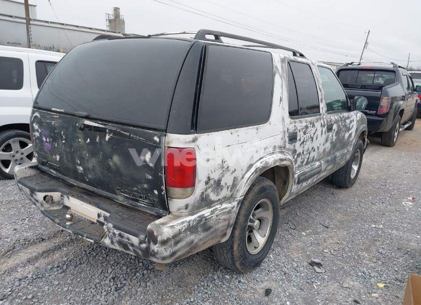 Photo 4 of 2000 Chevrolet Blazer LS (VIN 1GNCS13W2YK255897)