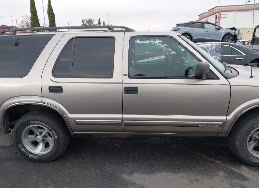 Photo 13 of 2001 Chevrolet Blazer LT (VIN 1GNCS13W312125925)