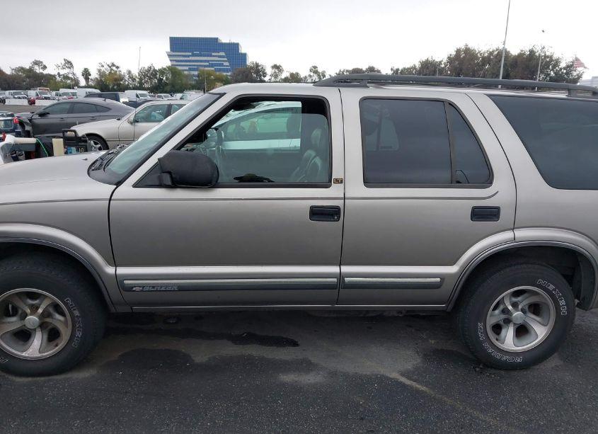 Photo 14 of 2001 Chevrolet Blazer LT (VIN 1GNCS13W312125925)