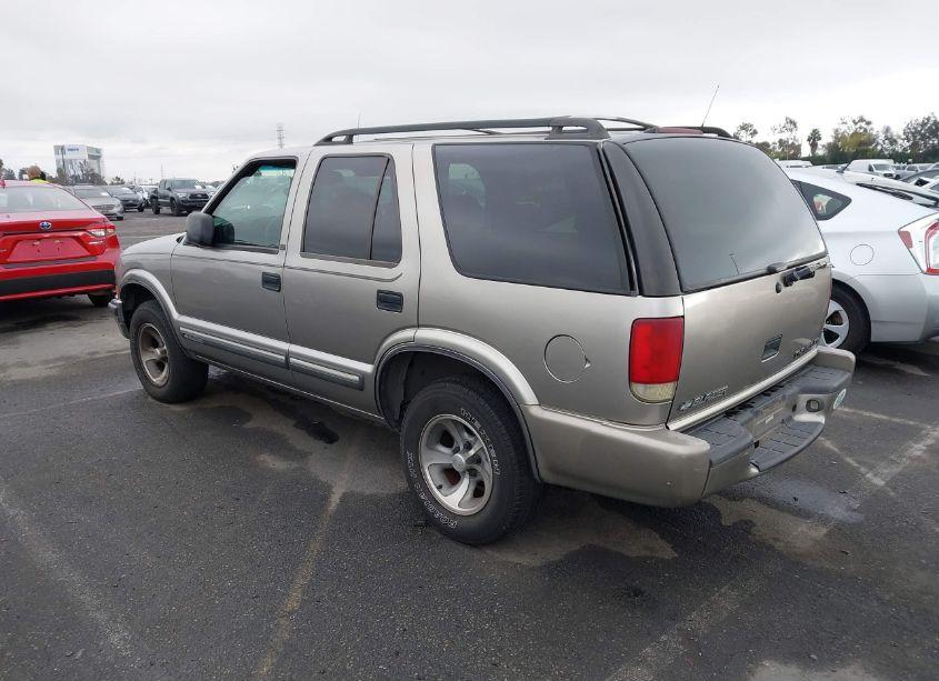 Photo 3 of 2001 Chevrolet Blazer LT (VIN 1GNCS13W312125925)