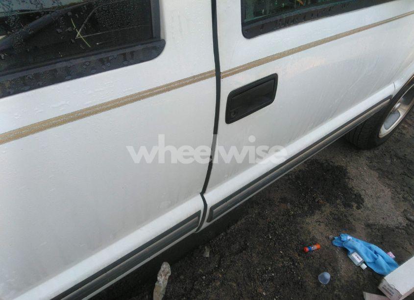 Photo 6 of 2001 Chevrolet Blazer LT (VIN 1GNCS13W412220736)