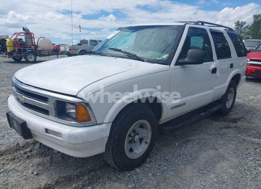 Photo 2 of 1997 Chevrolet Blazer LS (VIN 1GNCS13W4V2255783)