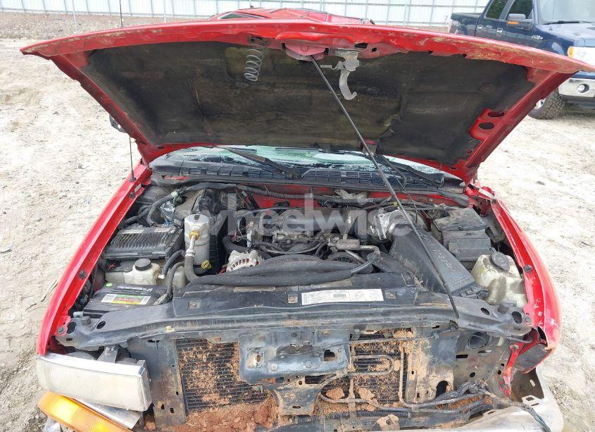 Photo 10 of 2000 Chevrolet Blazer LT (VIN 1GNCS13W4Y2107881)