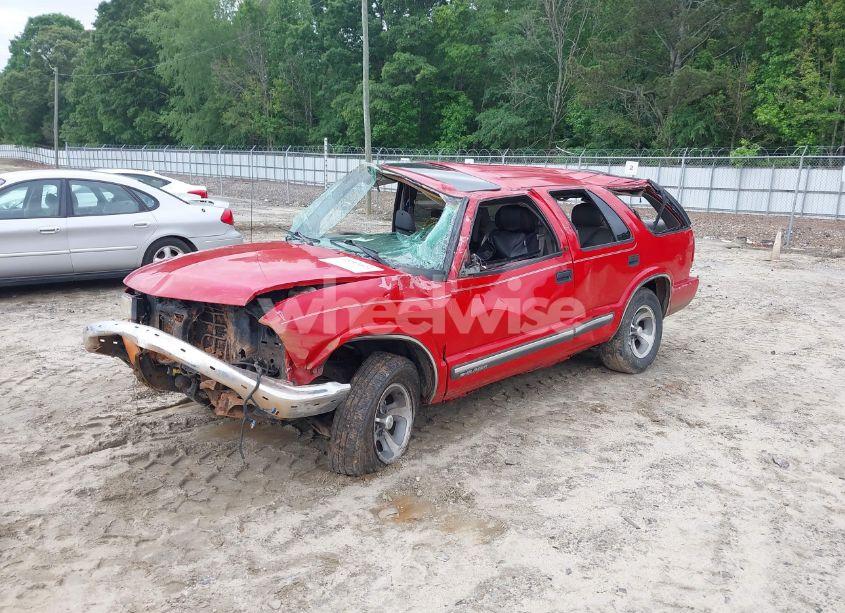 Photo 2 of 2000 Chevrolet Blazer LT (VIN 1GNCS13W4Y2107881)