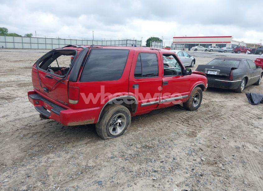 Photo 4 of 2000 Chevrolet Blazer LT (VIN 1GNCS13W4Y2107881)