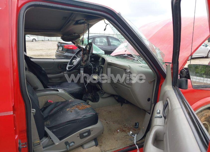 Photo 5 of 2000 Chevrolet Blazer LT (VIN 1GNCS13W4Y2107881)