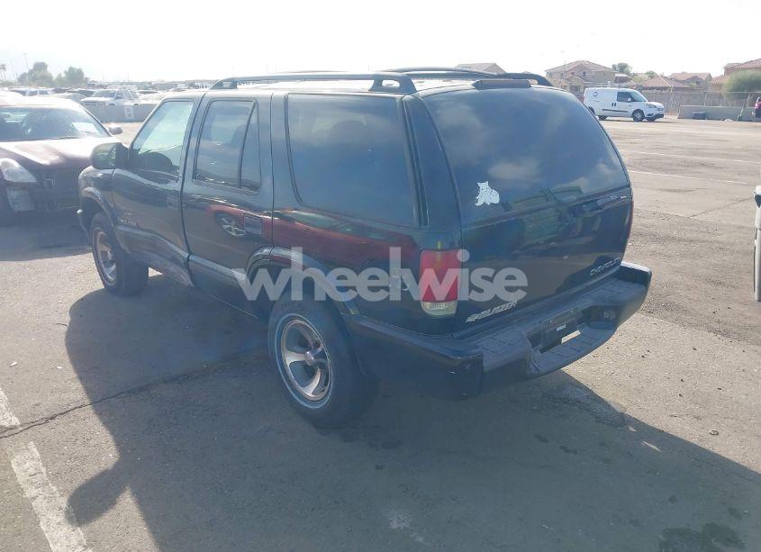 Photo 3 of 2002 Chevrolet Blazer LS (VIN 1GNCS13W52K193385)