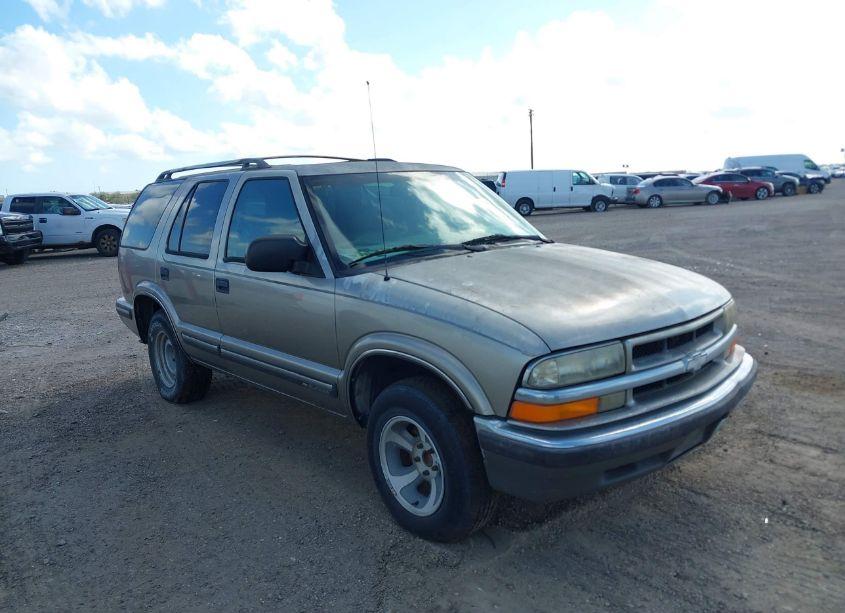 1999 Chevrolet Blazer LT (VIN 1GNCS13W5X2121156) main photo