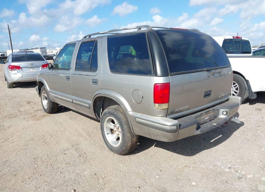 Photo 3 of 1999 Chevrolet Blazer LT (VIN 1GNCS13W5X2121156)