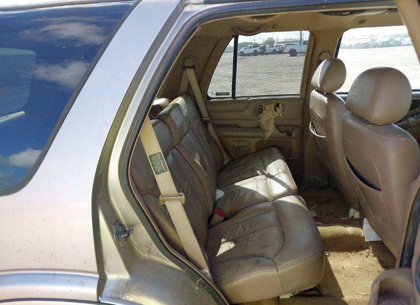 Photo 8 of 1999 Chevrolet Blazer LT (VIN 1GNCS13W5X2121156)