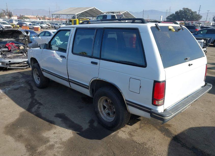Photo 3 of 1994 Chevrolet Blazer S10 (VIN 1GNCS13W6R0127420)
