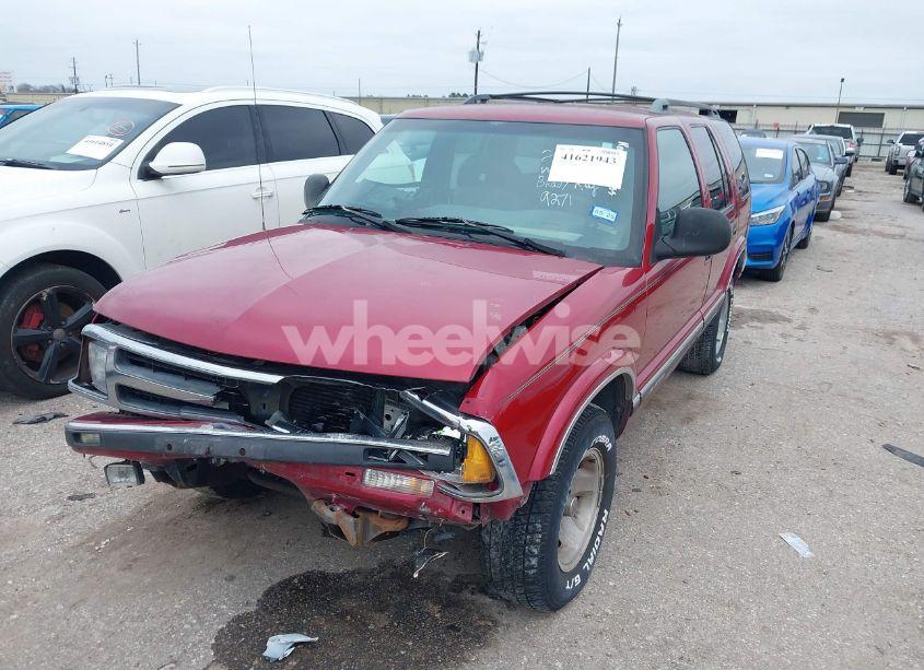 Photo 2 of 1996 Chevrolet Blazer (VIN 1GNCS13W6T2179271)
