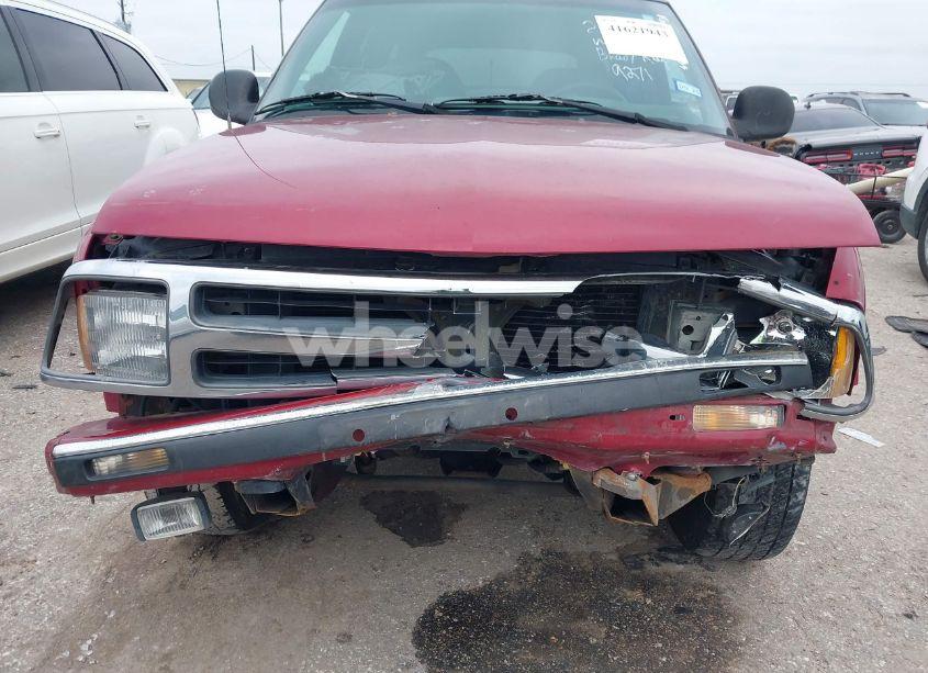 Photo 6 of 1996 Chevrolet Blazer (VIN 1GNCS13W6T2179271)