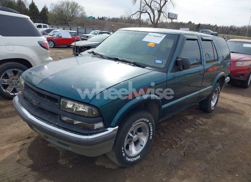 Photo 2 of 1998 Chevrolet Blazer LS (VIN 1GNCS13W6W2222740)