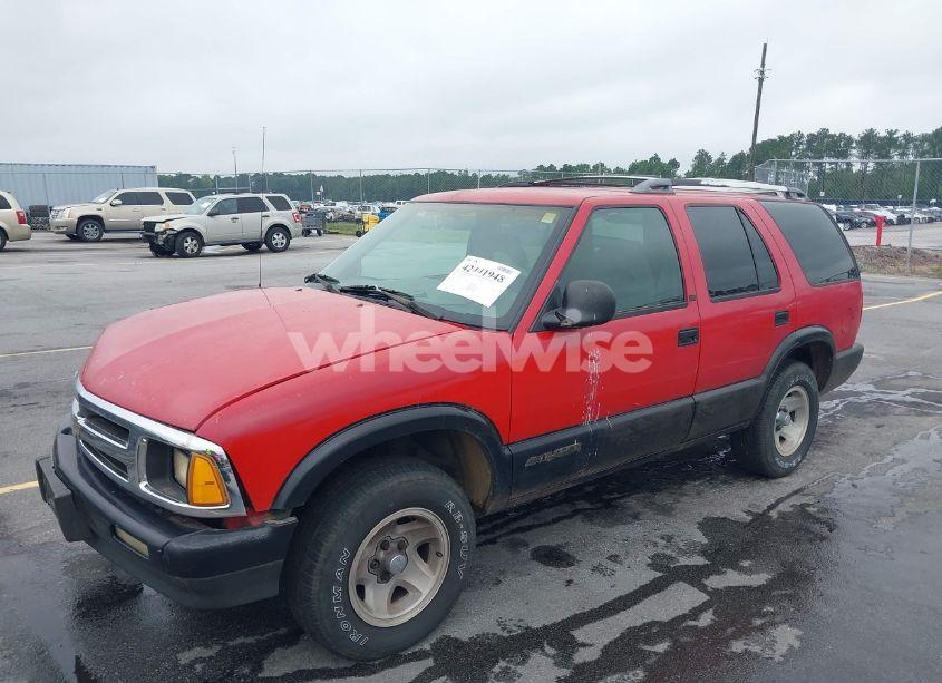 Photo 2 of 1995 Chevrolet Blazer (VIN 1GNCS13W7S2172327)