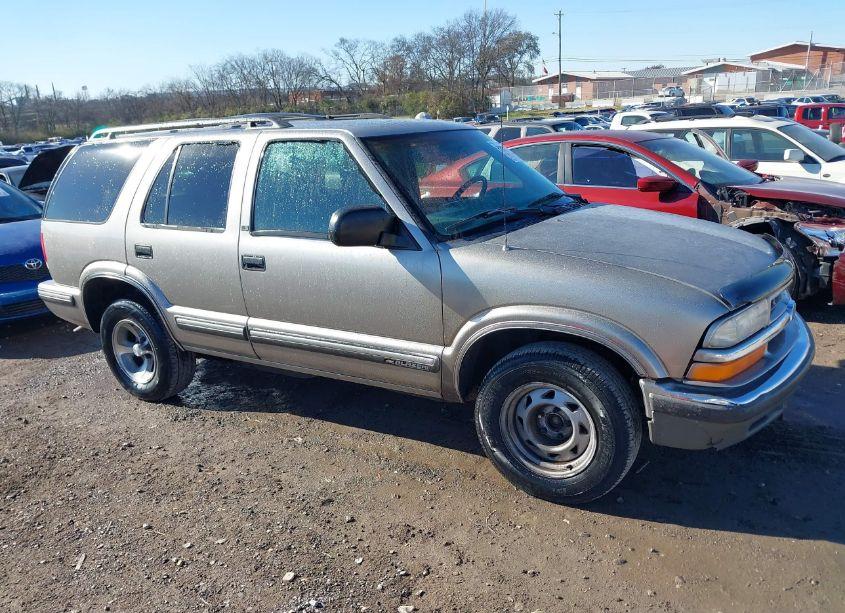 1999 Chevrolet Blazer LS (VIN 1GNCS13W7X2103046) main photo