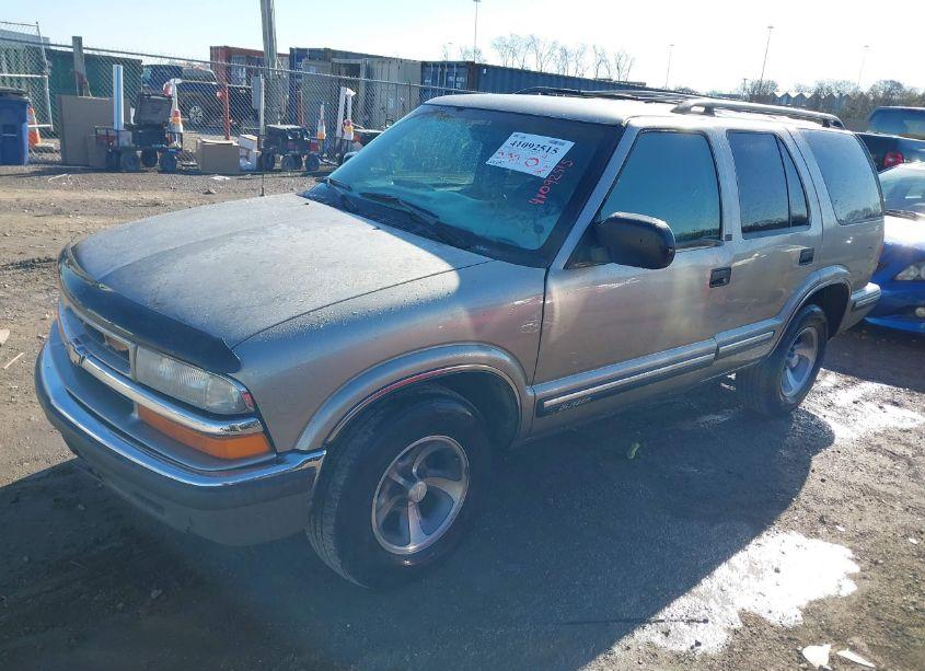 Photo 2 of 1999 Chevrolet Blazer LS (VIN 1GNCS13W7X2103046)