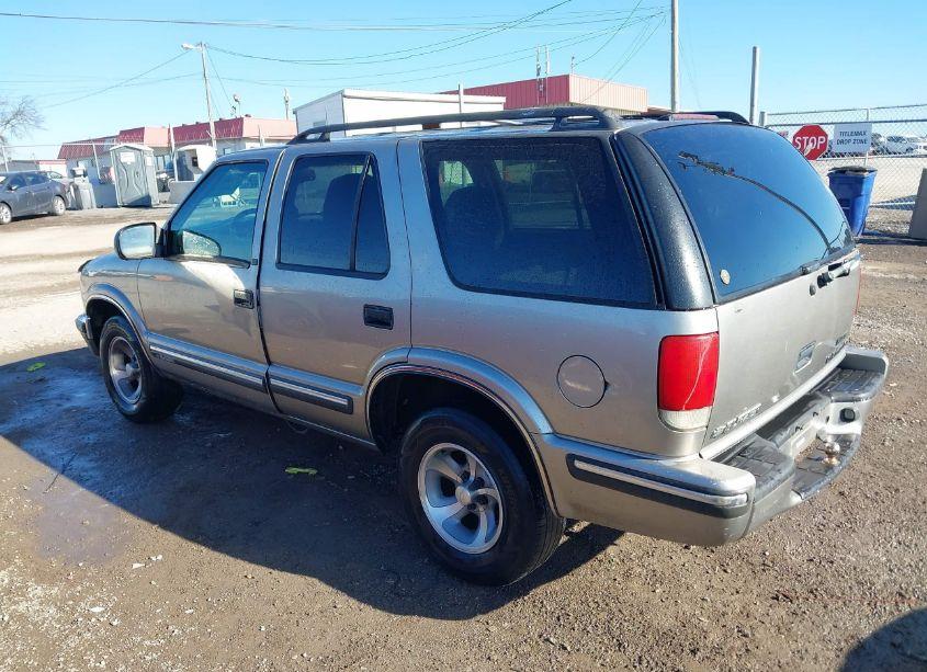 Photo 3 of 1999 Chevrolet Blazer LS (VIN 1GNCS13W7X2103046)