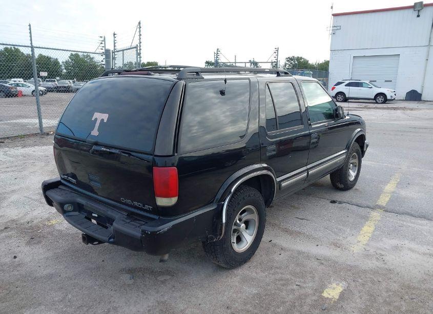Photo 4 of 2001 Chevrolet Blazer LT (VIN 1GNCS13W812125497)