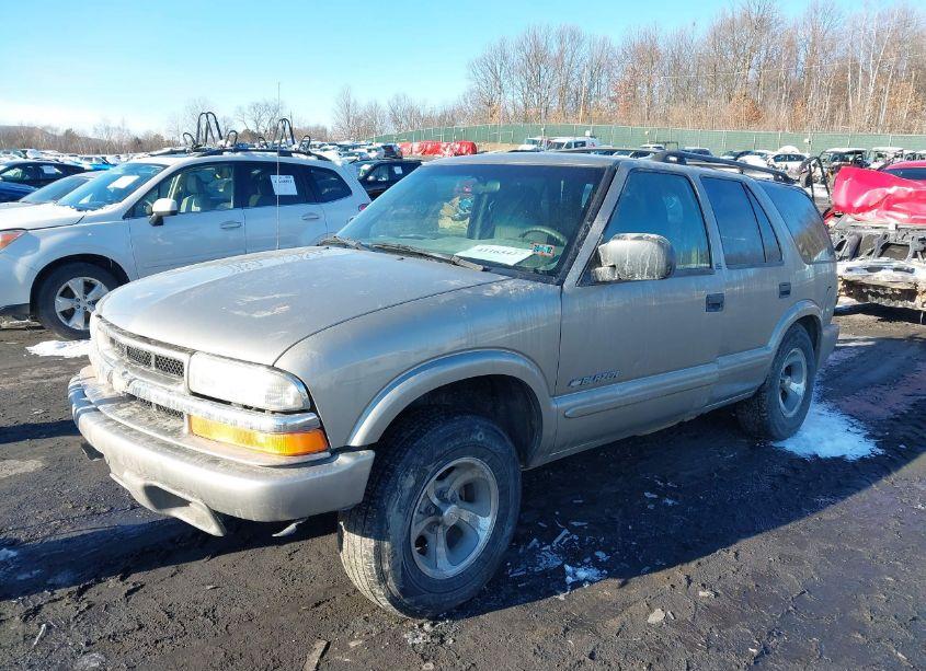 Photo 2 of 2002 Chevrolet Blazer LS (VIN 1GNCS13W82K122584)