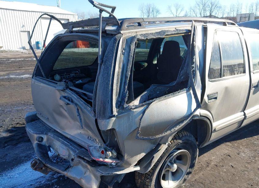 Photo 6 of 2002 Chevrolet Blazer LS (VIN 1GNCS13W82K122584)