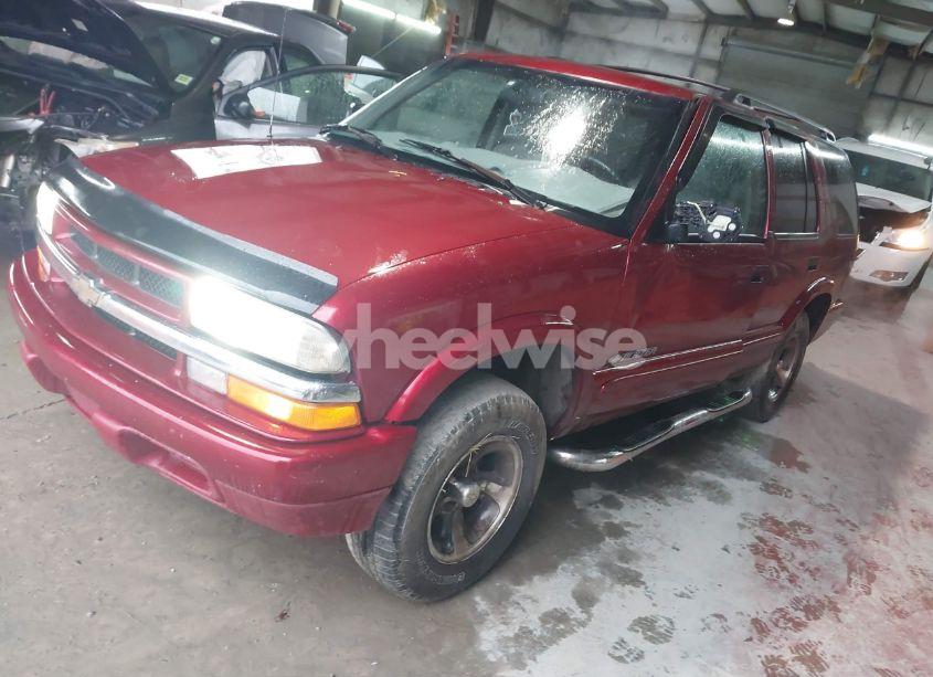 Photo 2 of 2002 Chevrolet Blazer LS (VIN 1GNCS13W82K137523)