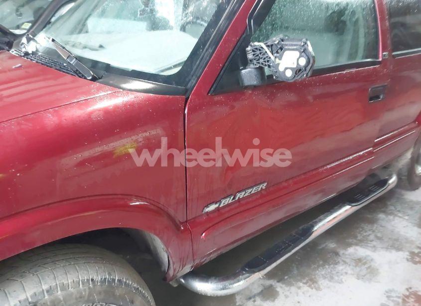 Photo 6 of 2002 Chevrolet Blazer LS (VIN 1GNCS13W82K137523)