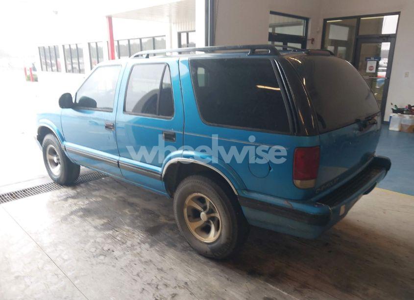 Photo 3 of 1995 Chevrolet Blazer (VIN 1GNCS13W8S2114825)