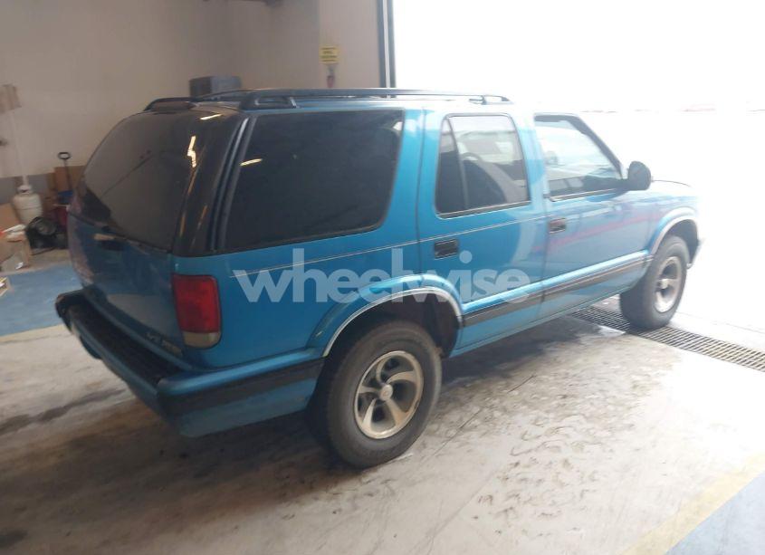 Photo 4 of 1995 Chevrolet Blazer (VIN 1GNCS13W8S2114825)