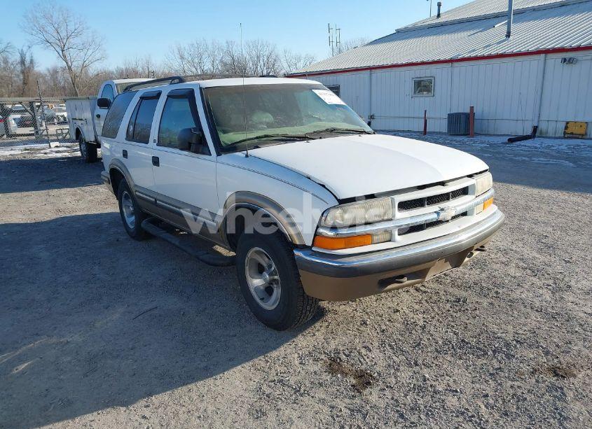 1999 Chevrolet Blazer LT (VIN 1GNCS13W8X2236379) main photo