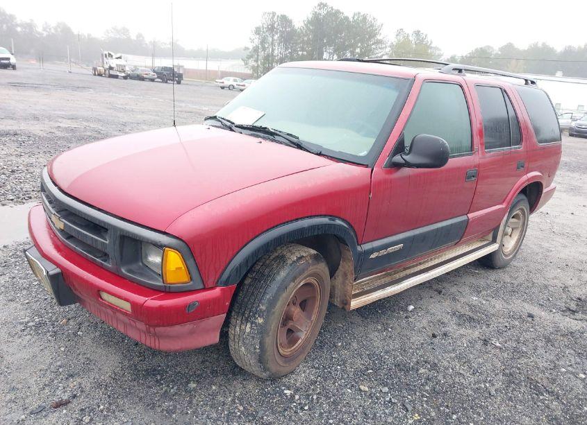 Photo 2 of 1996 Chevrolet Blazer (VIN 1GNCS13W9TK231864)
