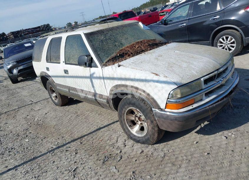 1999 Chevrolet Blazer LT (VIN 1GNCS13W9X2130068) main photo