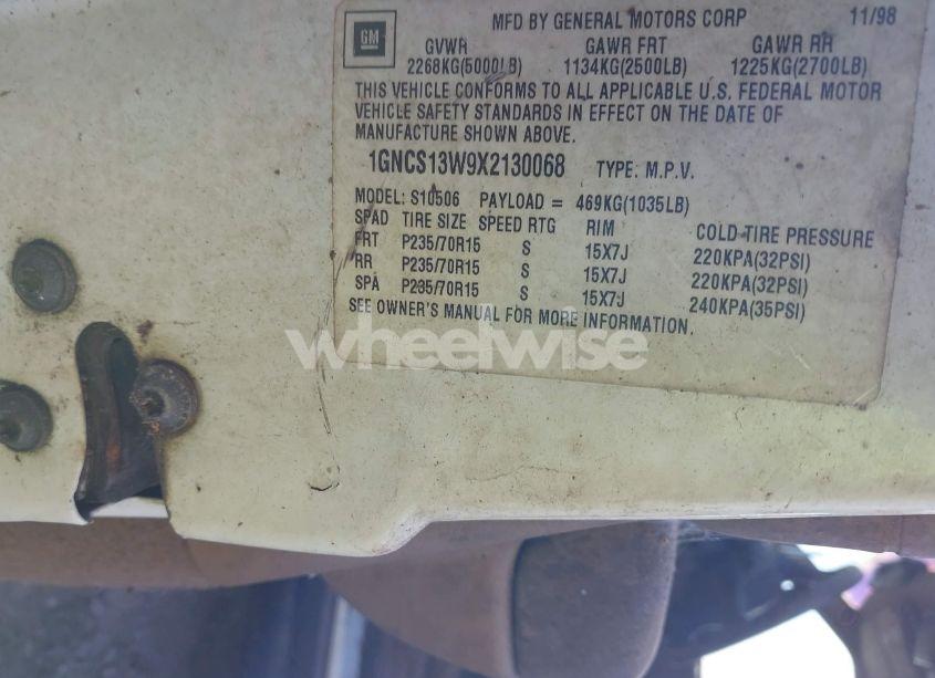 Photo 9 of 1999 Chevrolet Blazer LT (VIN 1GNCS13W9X2130068)