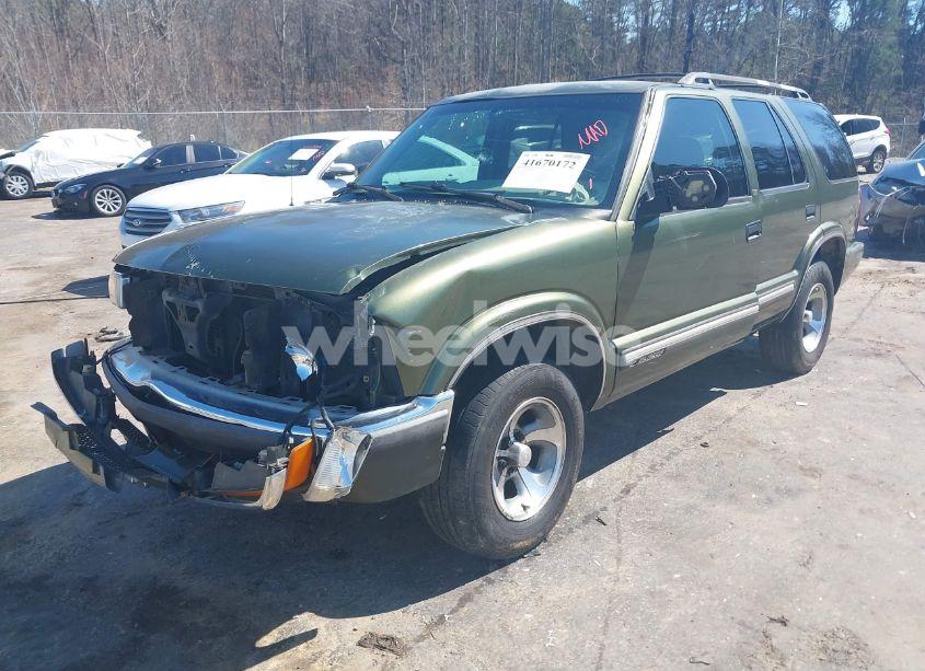 Photo 2 of 2001 Chevrolet Blazer LT (VIN 1GNCS13WX12137232)