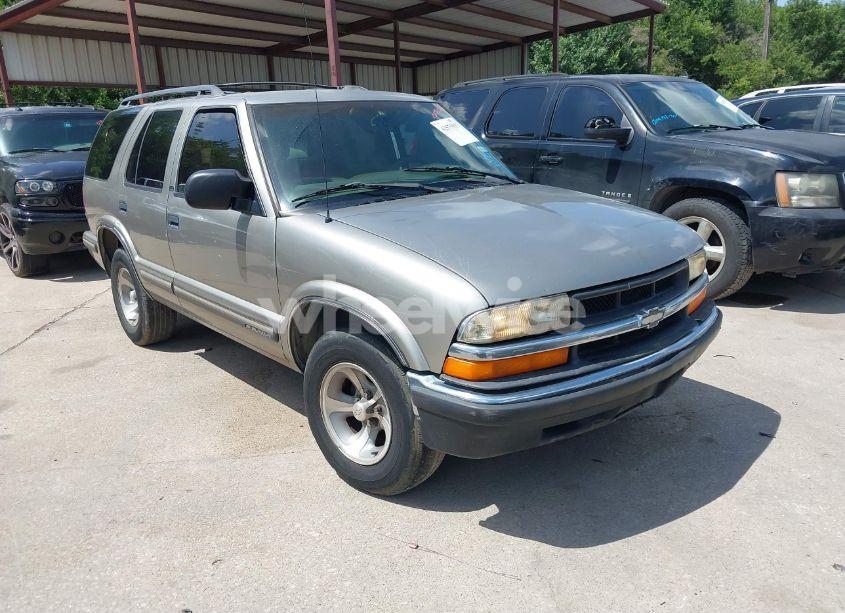 1999 Chevrolet Blazer LS (VIN 1GNCS13WXX2174984) main photo