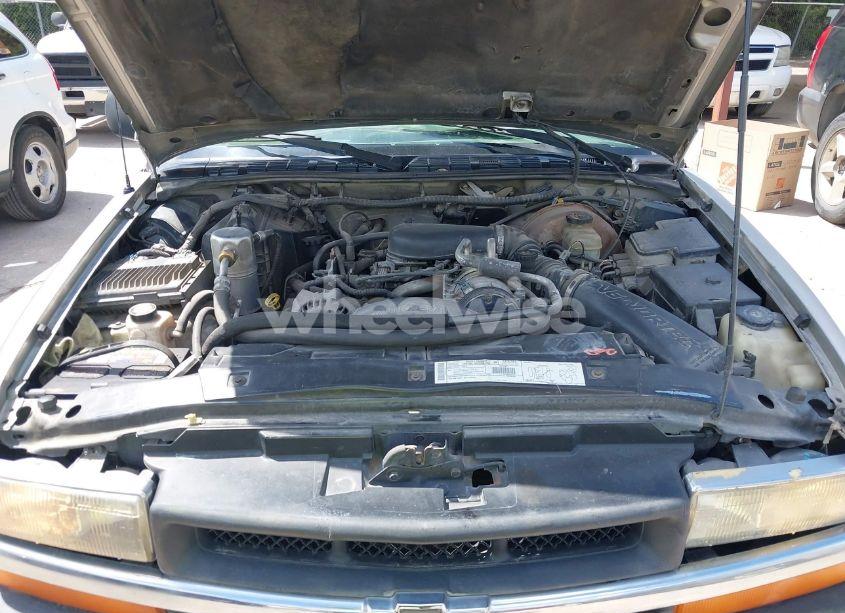 Photo 10 of 1999 Chevrolet Blazer LS (VIN 1GNCS13WXX2174984)