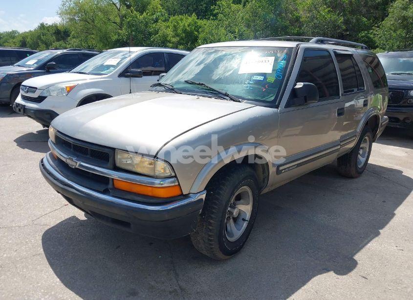 Photo 2 of 1999 Chevrolet Blazer LS (VIN 1GNCS13WXX2174984)