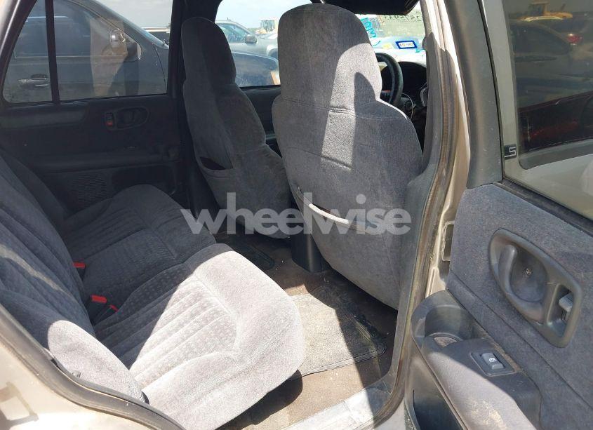 Photo 8 of 1999 Chevrolet Blazer LS (VIN 1GNCS13WXX2174984)