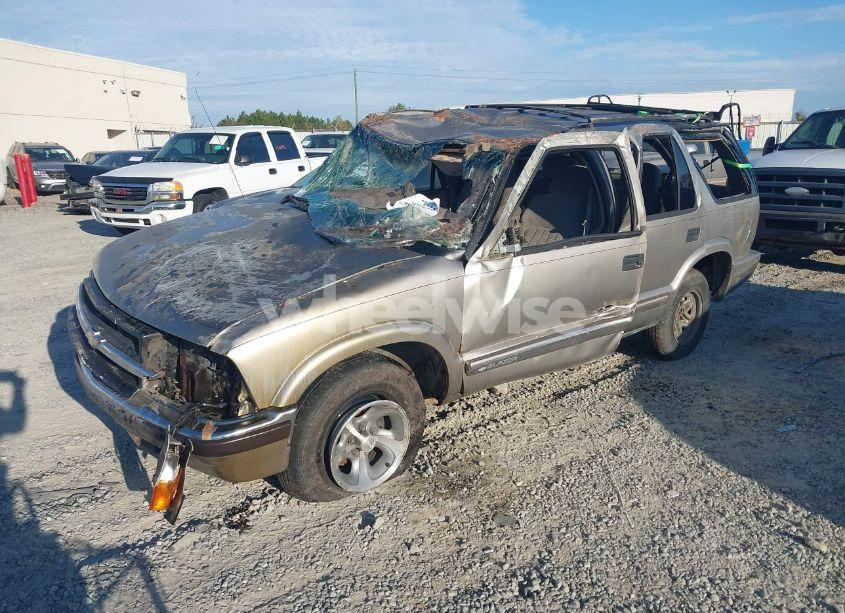 Photo 2 of 2000 Chevrolet Blazer LS (VIN 1GNCS13WXYK191429)